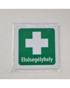 TÁBLA ELSŐSEGÉLYNYÚJTÓ HELY (UTÁNVILÁGÍTÓ), 15X15